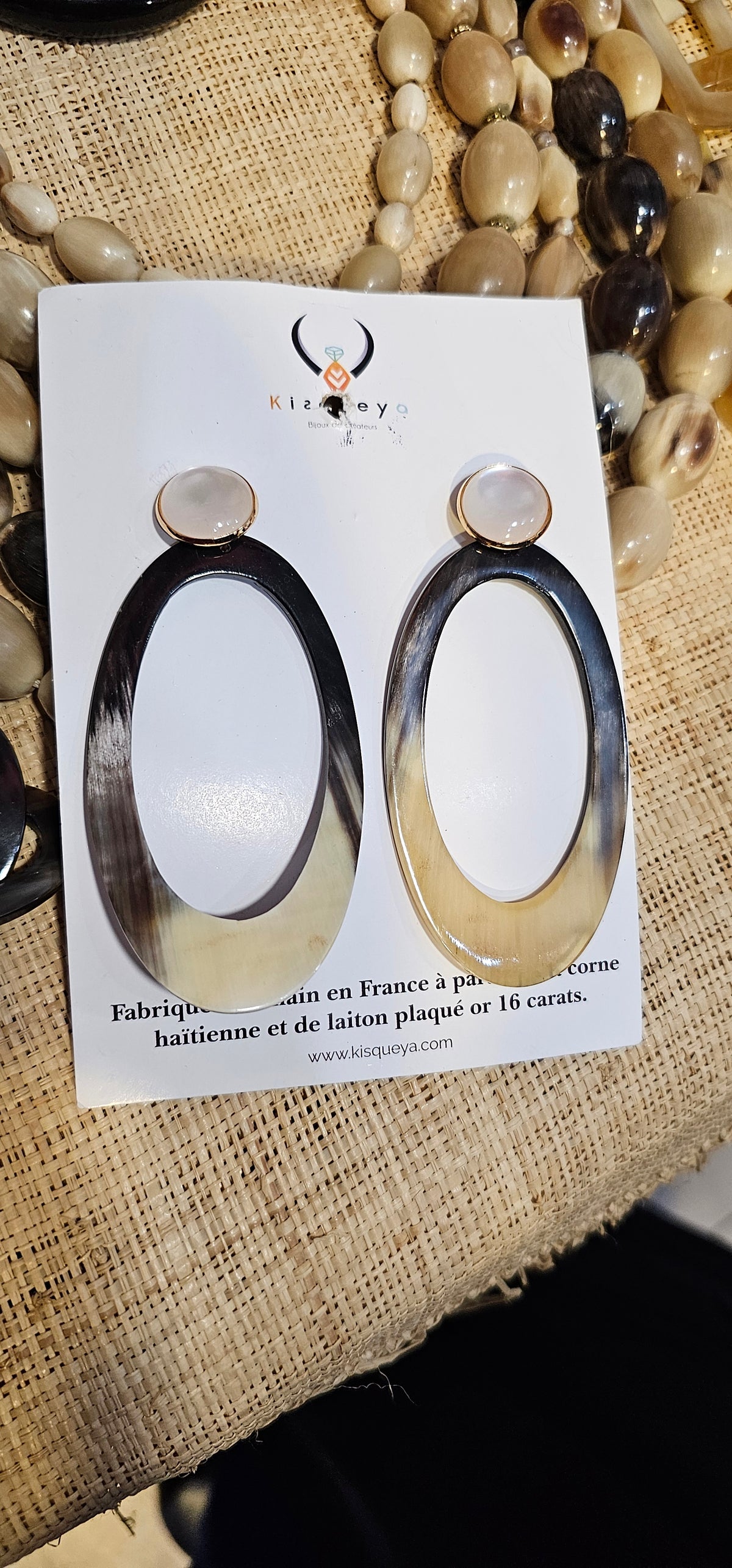Créoles Unity — corne polie — vue 1