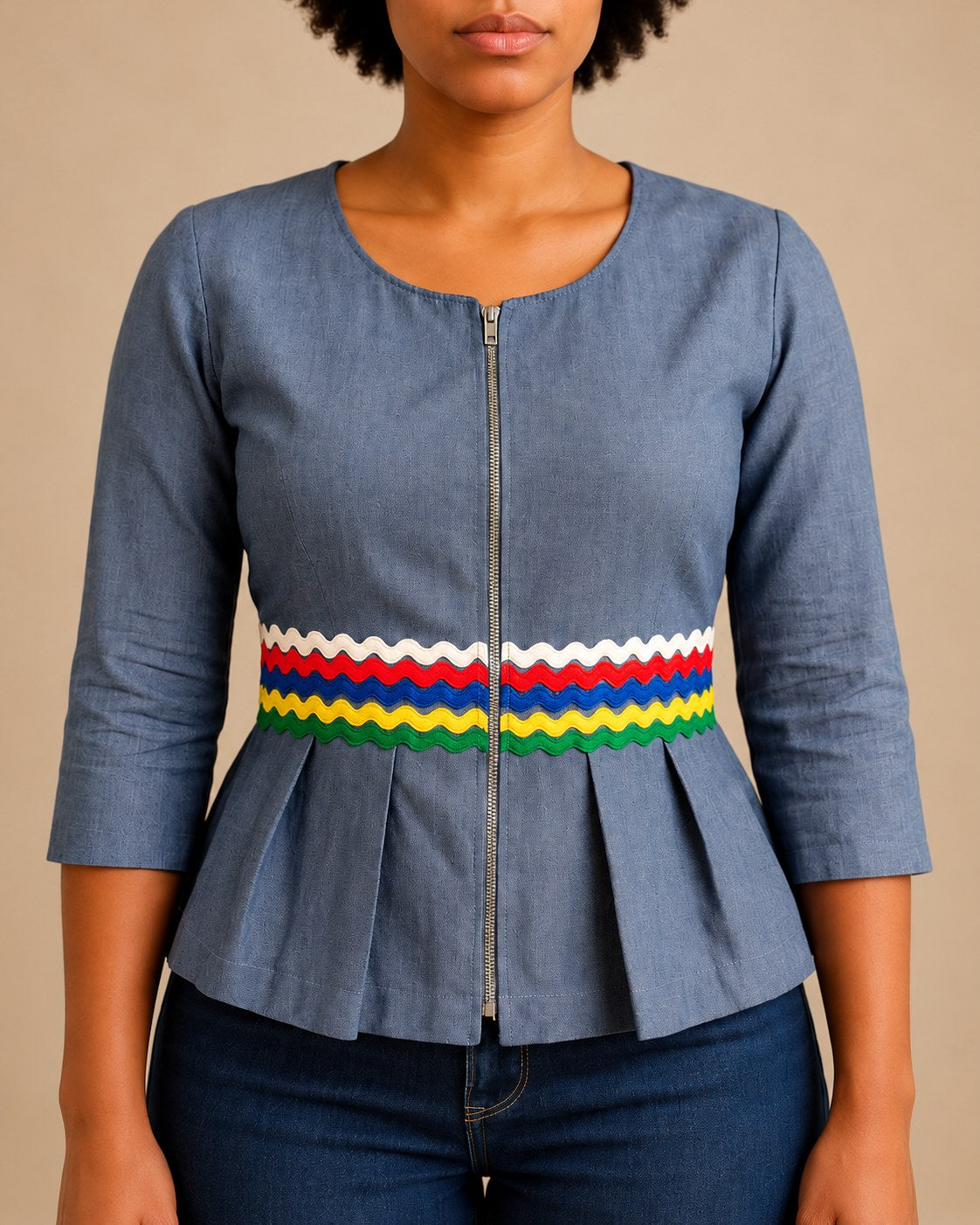 Galons multicolores et basque de la blouse Yaya